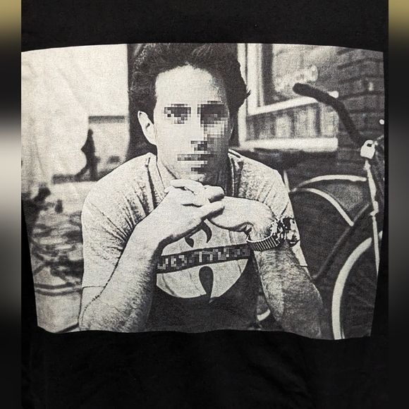 "Jerry Seinfeld" In a "Wu Tang Clan" t-shirt, t-shirt - Picture 3 of 4